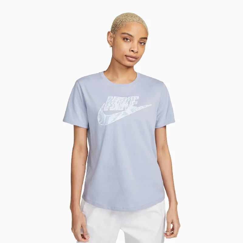 Women's Nike Sportswear T Shirt And Shorts Outfit-- Graphic T-Shirt Round Neck Polyester Women's Nike Sportswear T Shirt And Shorts Outfit-- Graphic T-Shirt Round Neck Polyester