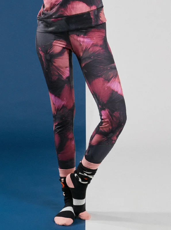 Daybreak Technical Base Layer Leggings - True Black Pansy Pansy Stylish Capri Leggings Daybreak Technical Base Layer Leggings - True Black Pansy Pansy Stylish Capri Leggings