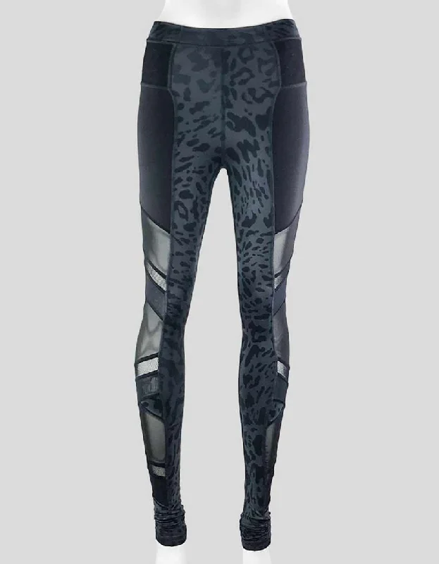 Lululemon Women's High Rise Grey Leggings With Black Animal Print Throughout In A Light Weight Sweat Wicking Nylon Fabric Size 2 US Elegant Metallic Leggings Lululemon Women's High Rise Grey Leggings With Black Animal Print Throughout In A Light Weight Sweat Wicking Nylon Fabric Size 2 US Elegant Metallic Leggings