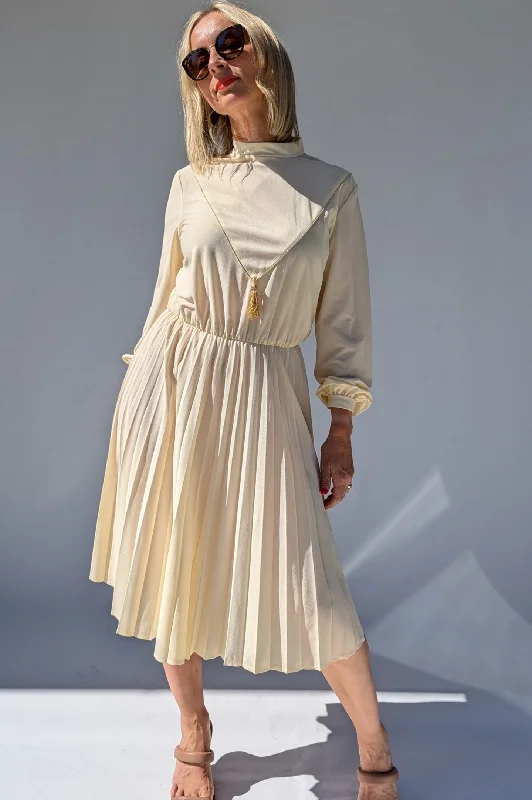 1970s Cream Tassel Dress Tunics Ceremony elegant