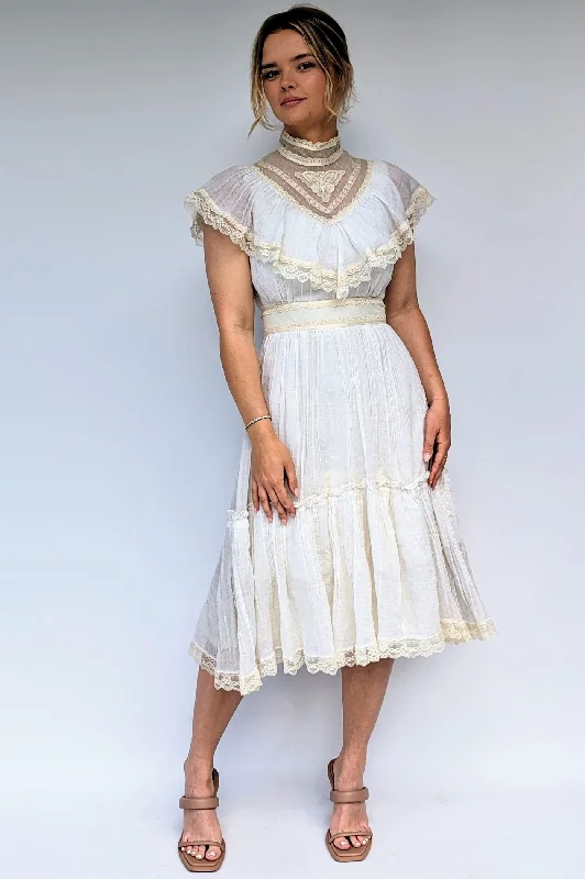 70s High Collared Victorian Style Dress Shift Classic Vintage