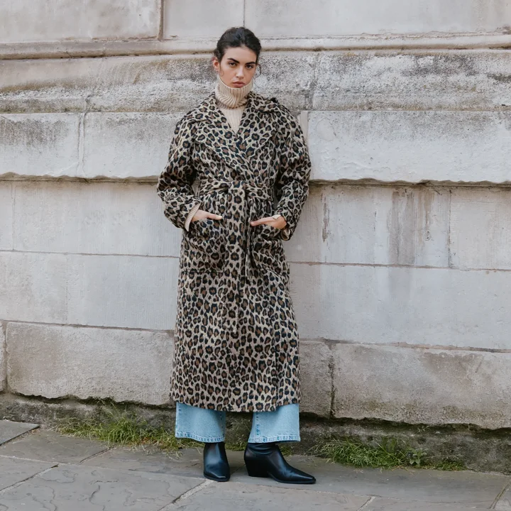Animal Jacquard Belted Coat Off-the-Shoulder Jacket Double-Breasted Coat Single-Breasted Coat Animal Jacquard Belted Coat Off-the-Shoulder Jacket Double-Breasted Coat Single-Breasted Coat