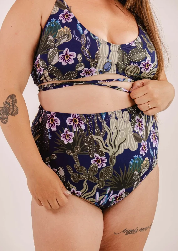 Bermudes Jardin de Nuit extra high waisted bikini bottom Bandeau bikini top, Strapless, Elegant, Sexy Bermudes Jardin de Nuit extra high waisted bikini bottom Bandeau bikini top, Strapless, Elegant, Sexy